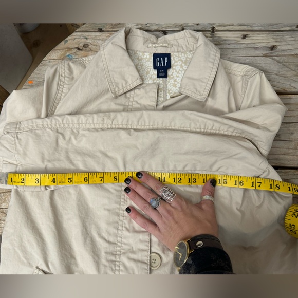 Vintage Y2K Gap Beige Trench Coat Size: Small - Picture 6 of 6
